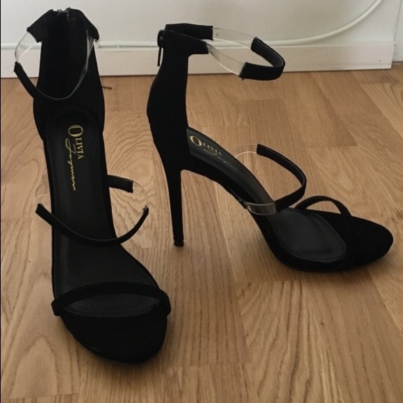 Shoes - Black heels